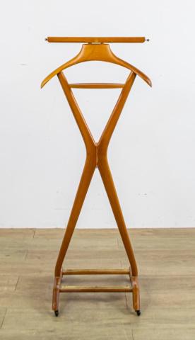 Ico Parisi For Fratelli Reguitti Mid-Century Valet: Ico Parisi (Italian 1916-1996) for Fratelli Reguitti Italian Mid-Century Modern valet stand. Branded mark on pants rail. 17" W X 14" D X 42" H