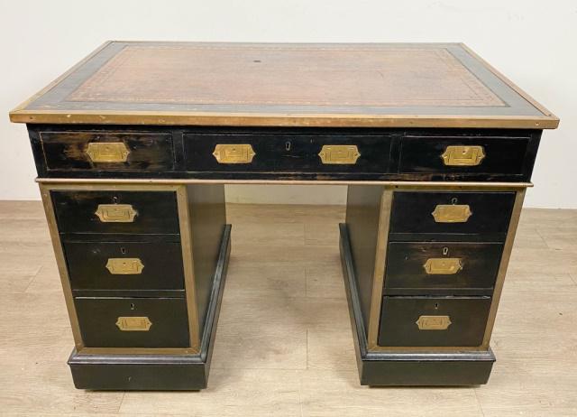 English Campaign Desk (1 of 16)