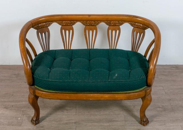 Chippendale Style Oak Settee (1 of 12)