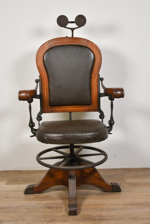 Hamilton Manufacturing Company Dentist Chair (1 of 13)