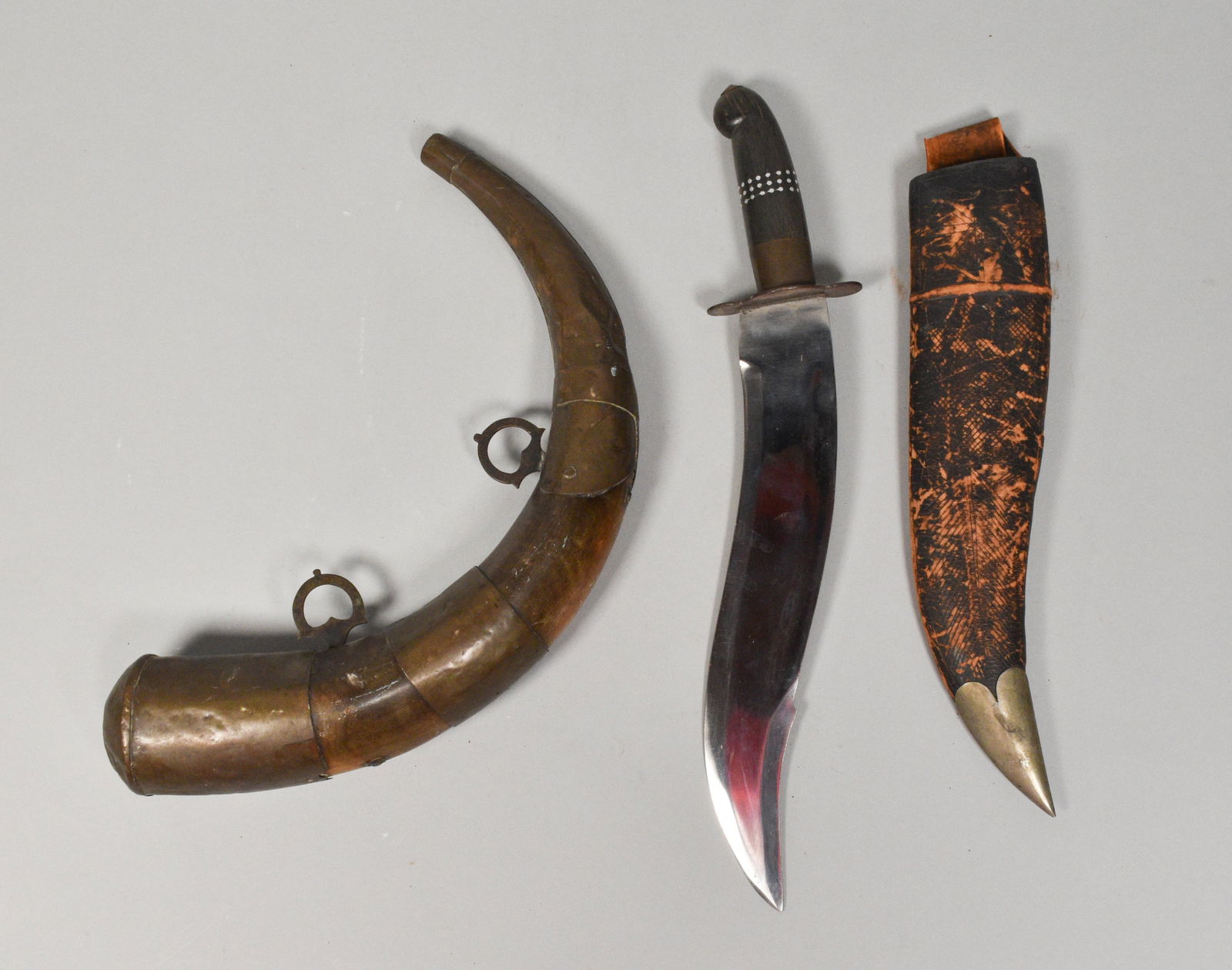 Dagger and Sheath and Powder Horn (1 of 9)
