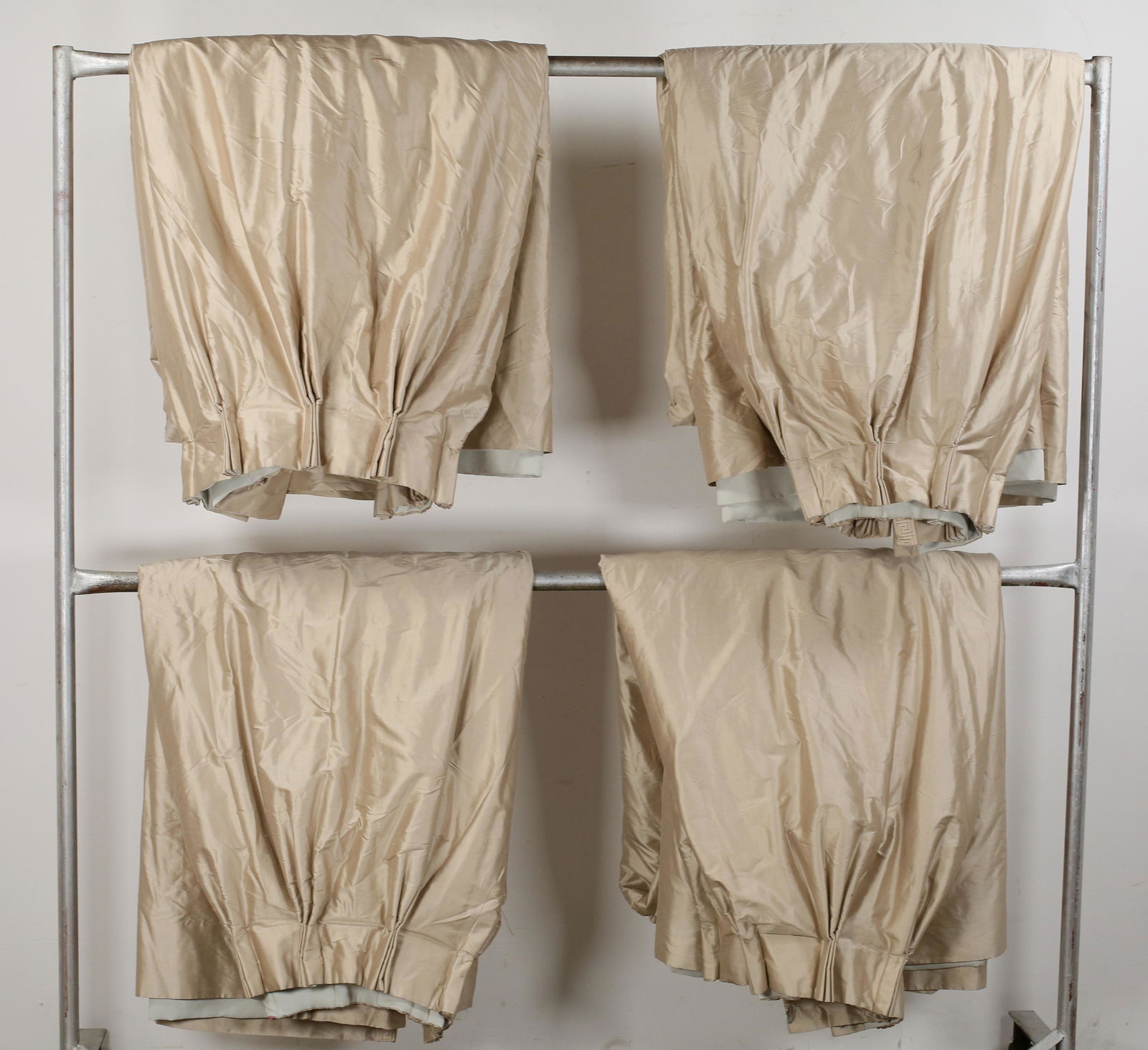 4 Beige Silk Lined Panels (1 of 7)