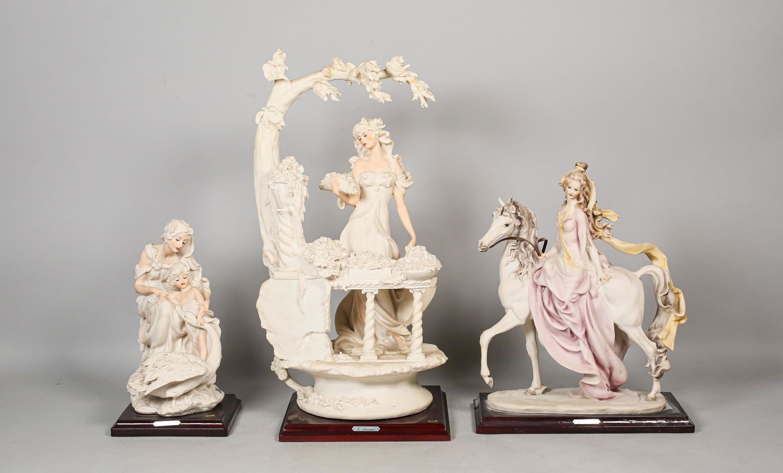 3 Giuseppe Armani Capodimonte Porcelain Figures (1 of 14)