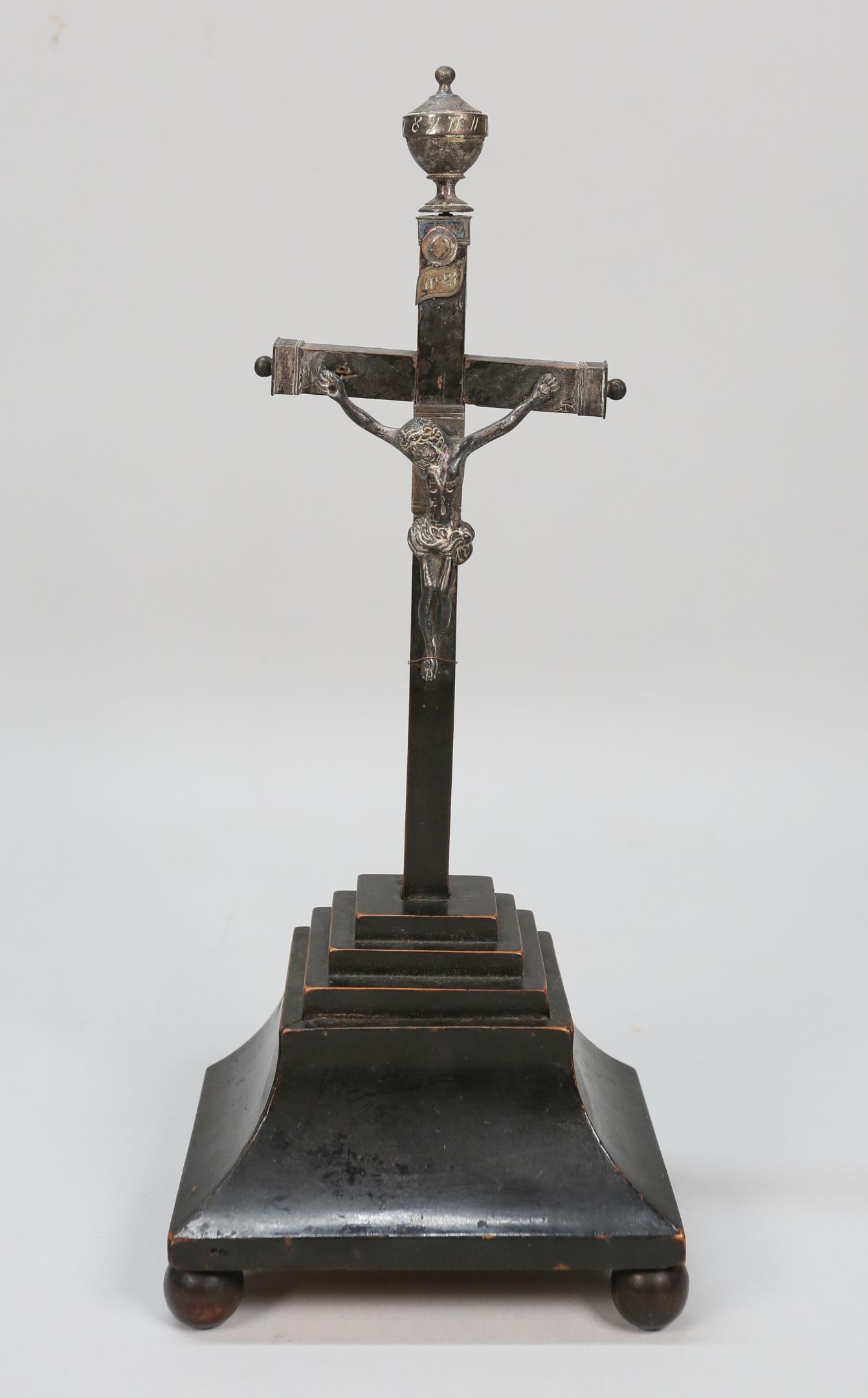 Continental Crucifix Shelf Clock (1 of 8)