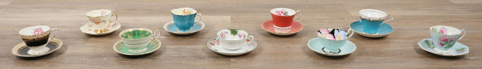 9 Porcelain Teacups and Saucers (1 of 20)