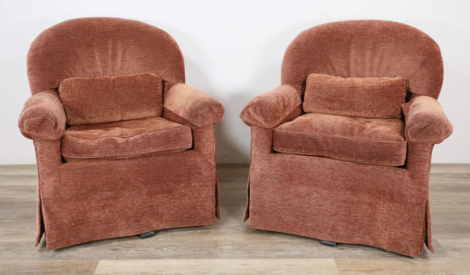 Pair of Mason-Art Custom Swivel Lounge Chairs (1 of 11)