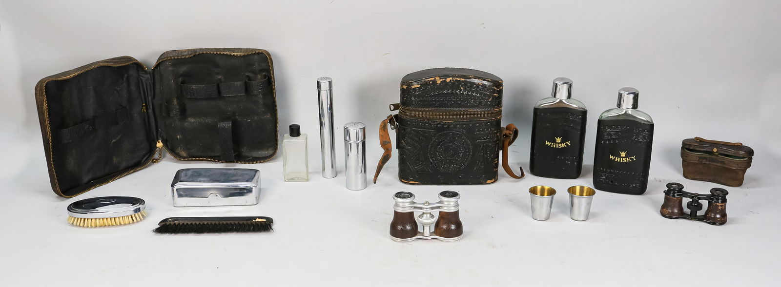 Toiletry Case, 2 Whiskey Flasks & Opera Glasses (1 of 20)