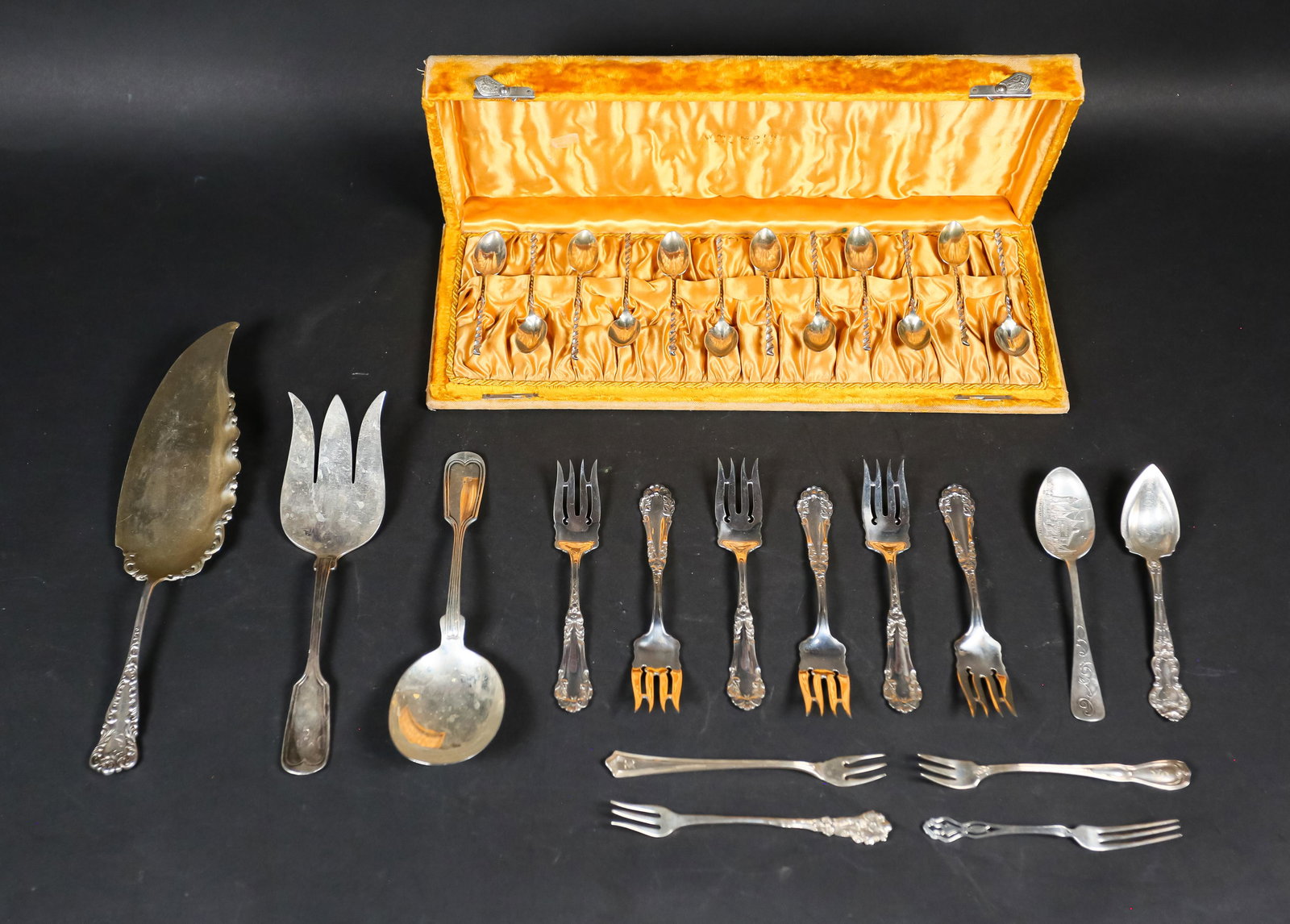 25 Pieces Sterling Flatware (1 of 19)