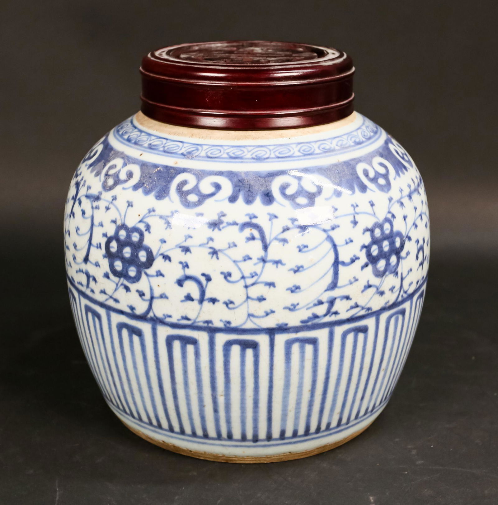 Chinese Export Porcelain Ginger Jar (1 of 6)