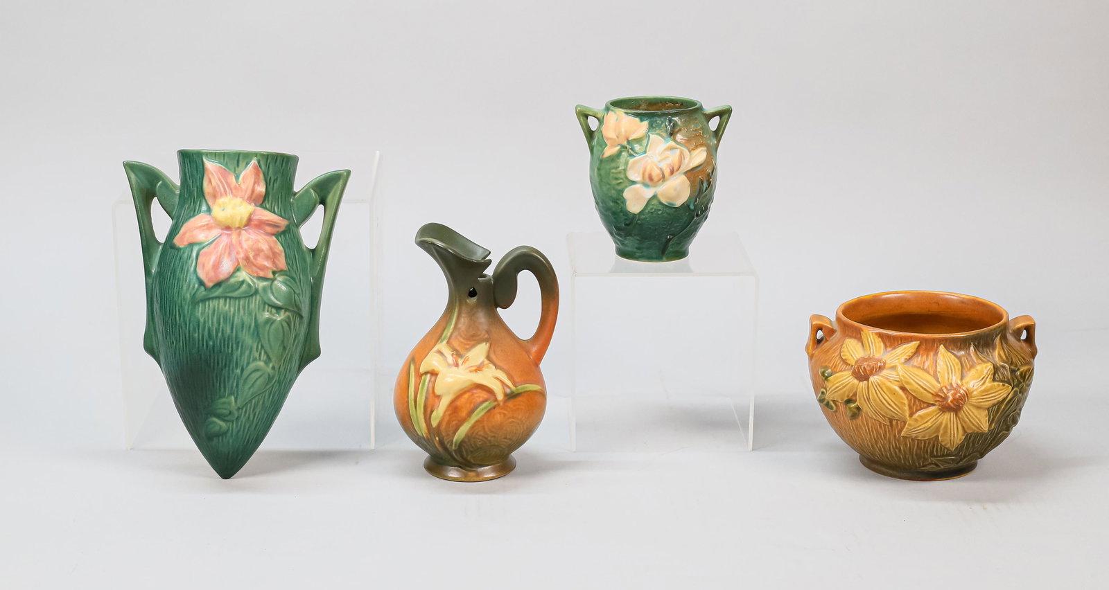 4 Pieces of Roseville Pottery (1 of 17)
