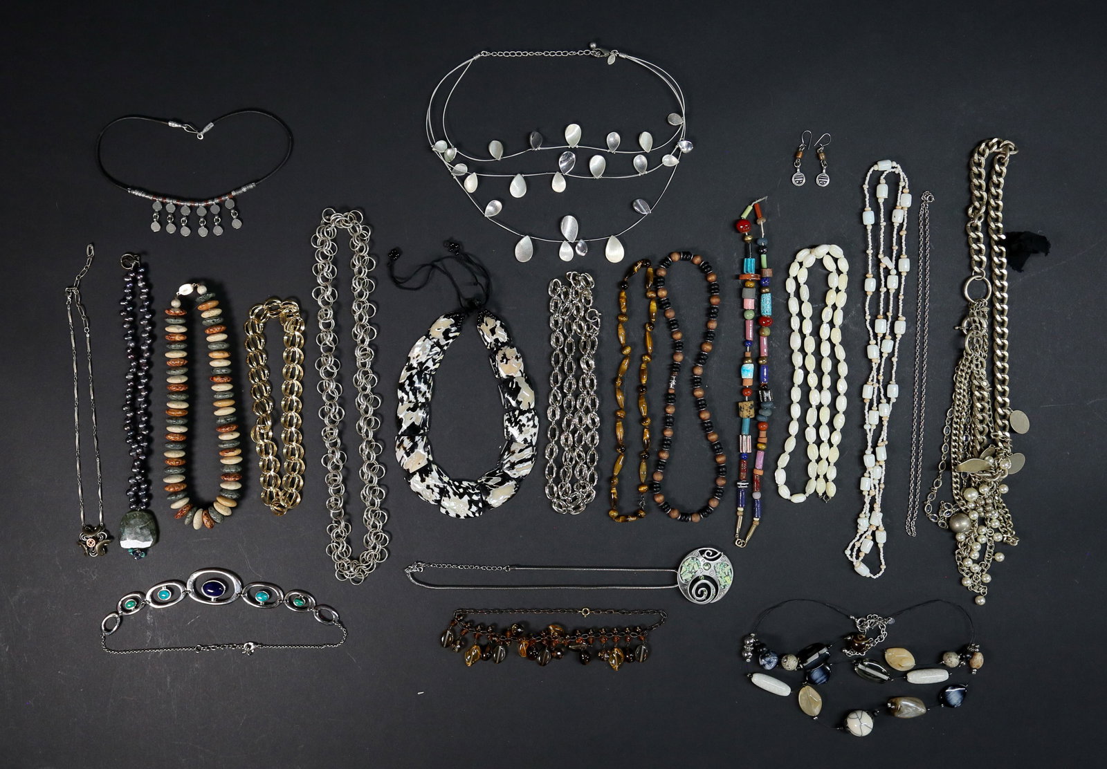 Collection of Costume Jewelry Necklaces (1 of 8)