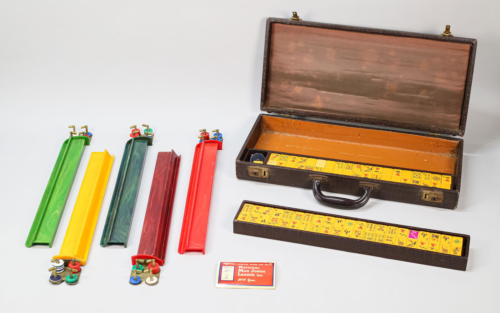 Mah Jongg Set in Case 161 Tiles (1 of 16)