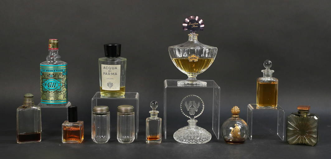 Grouping of 12 Perfume and Colognes (0348) on Jan 12, 2023 Willow