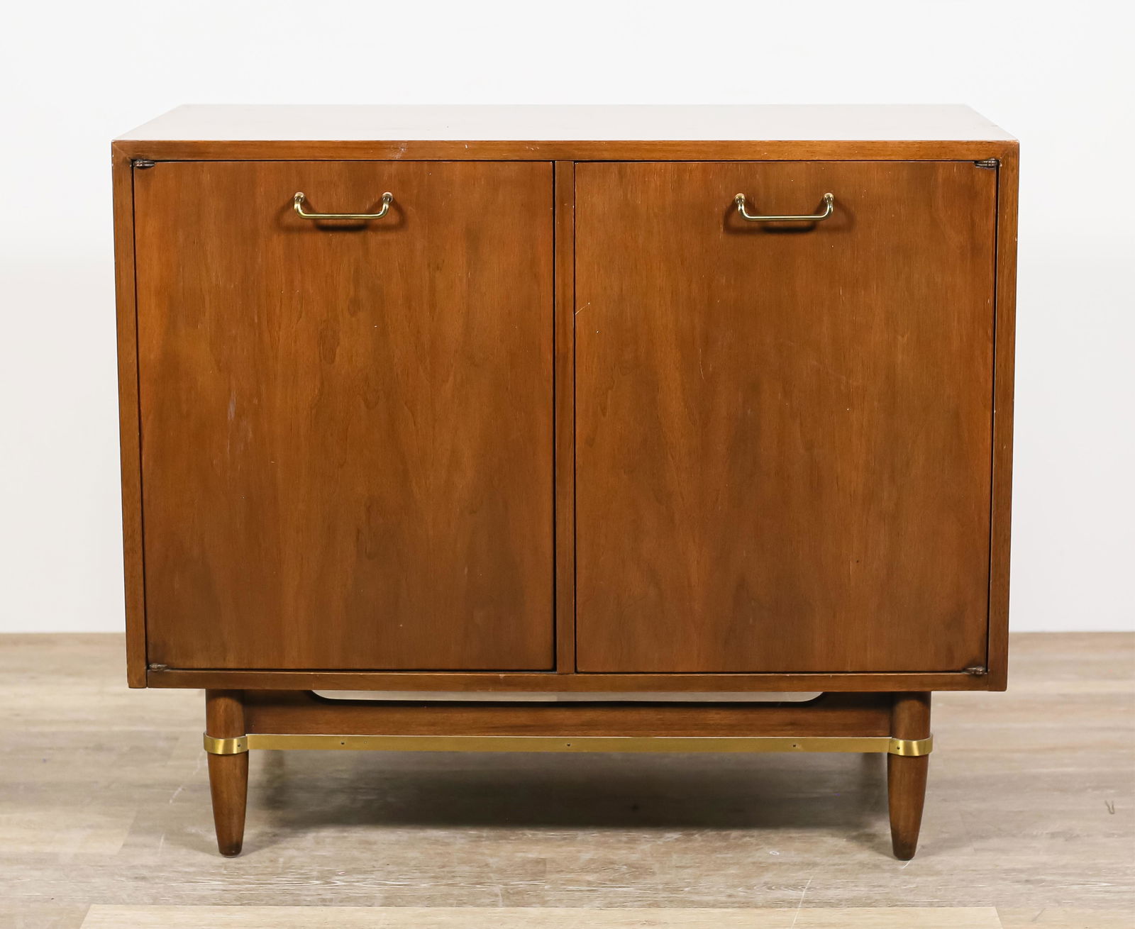 Carlton House Mid Century Modern Cabinet (1 of 16)