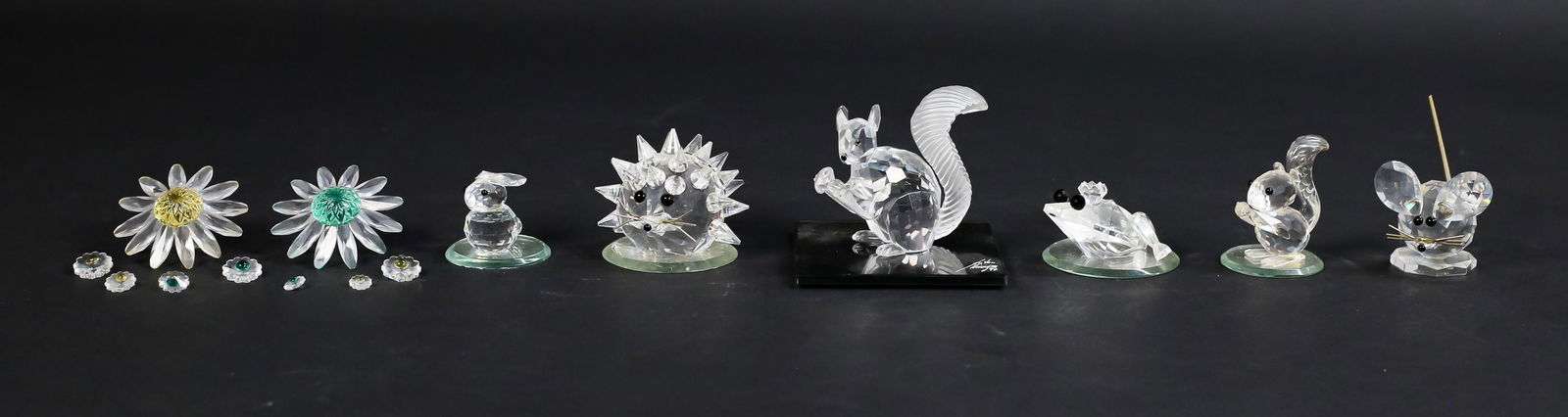 Lot of 15 Swarovski Crystal Animals and Flowers (#0250) on Mar 23, 2023 | Willow Auction House in NJ Lot of 15 Swarovski Crystal Animals and Flowers (#0250) on Mar 23, 2023 | Willow Auction House in NJ