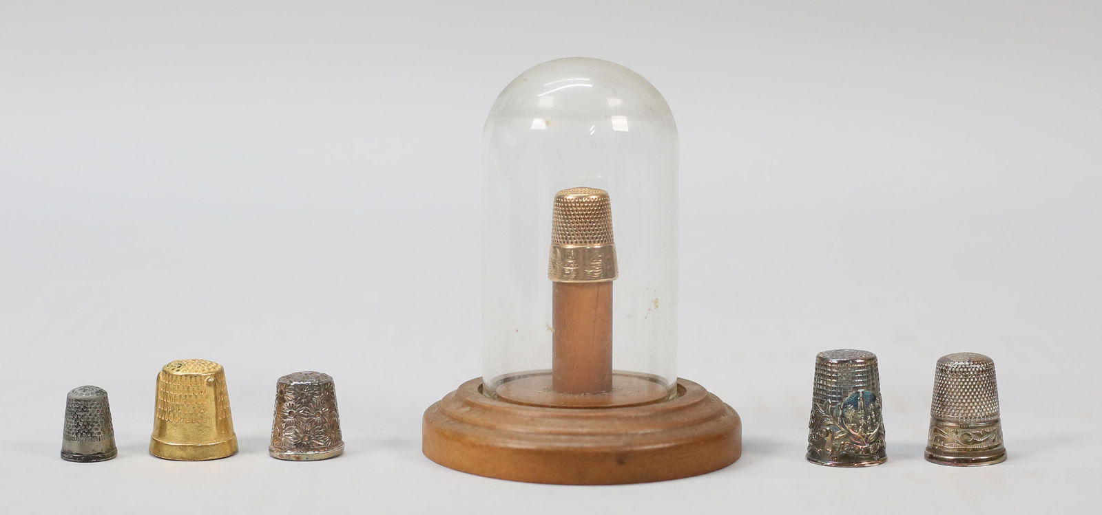 Lot of Silver & Gold Thimbles (1 of 14)