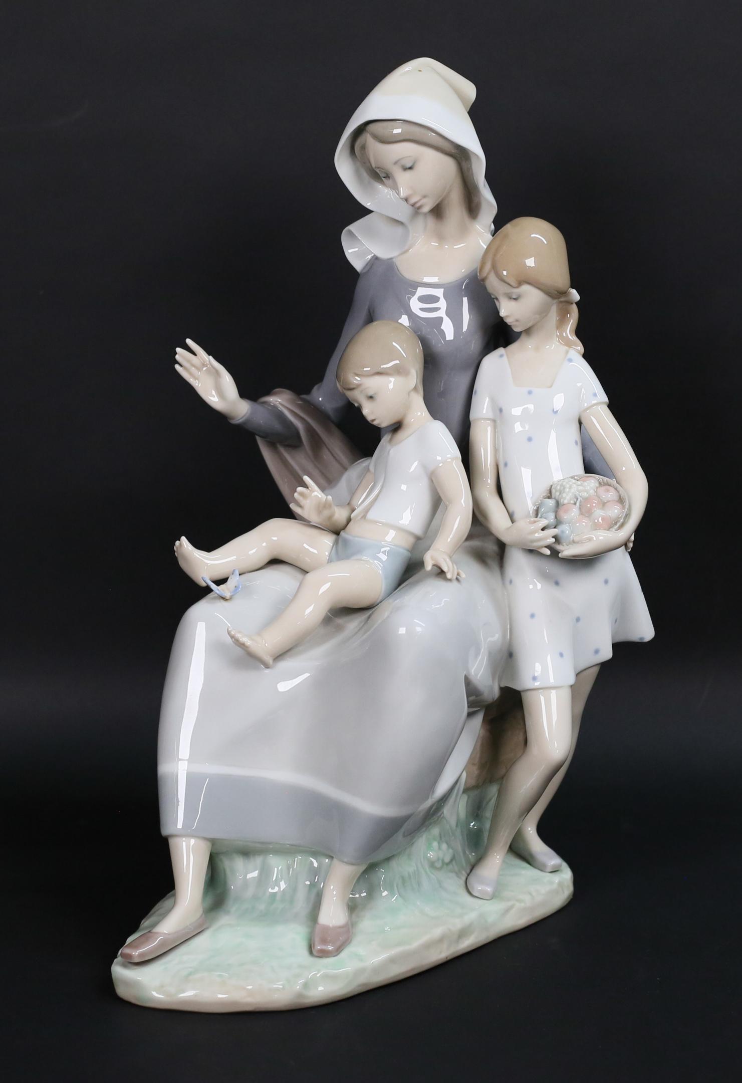 Lladro Porcelain Figure Group Mother (1 of 9)