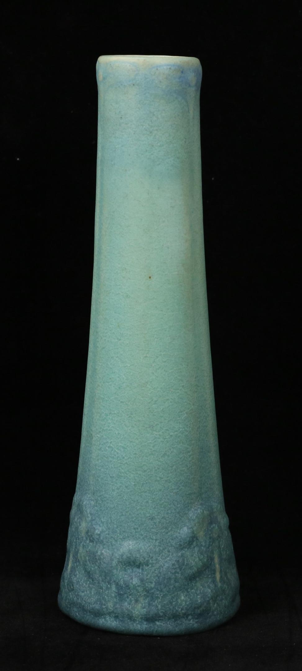 Van Briggle Pottery Vase Mistletoe (1 of 7)