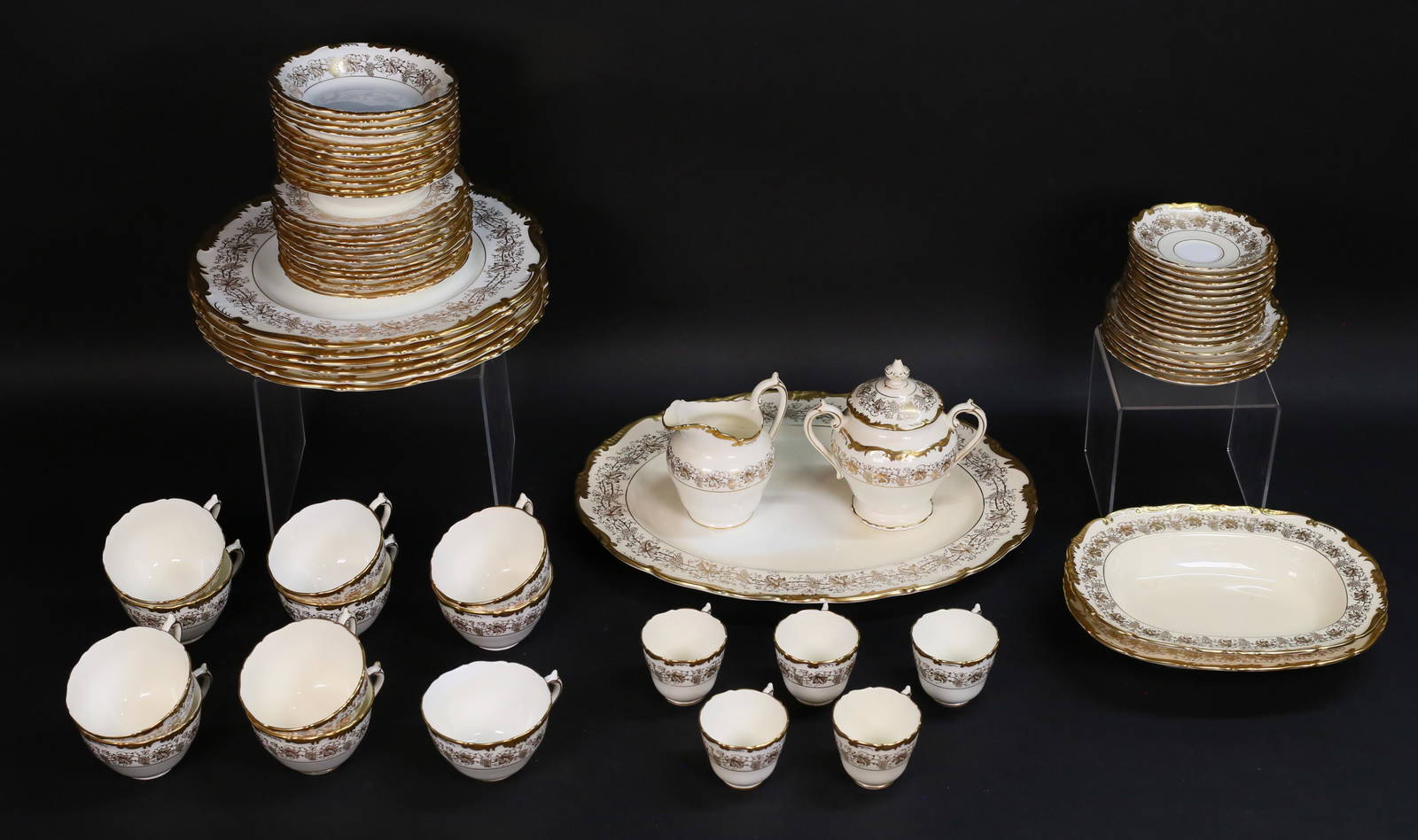 68 Pieces Coalport Hazelton Porcelain Dinnerware Auction