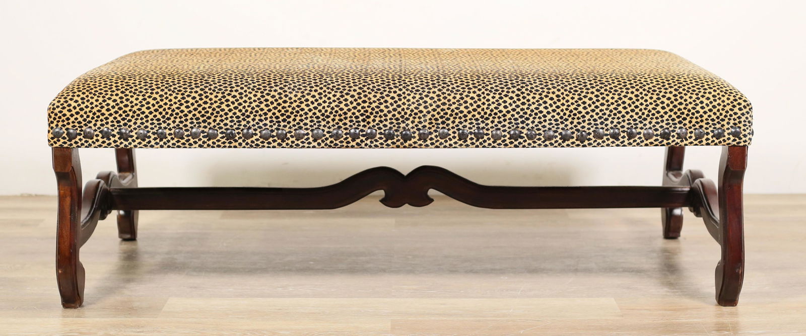 Baroque Style Cheetah Print Bedroom Bench (1 of 7)