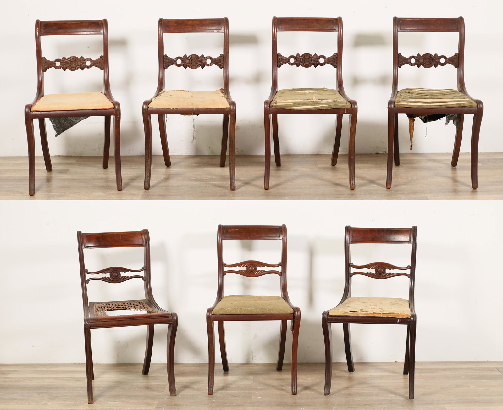 Seven American Classical Mahogany Dining Chairs (1 of 20)