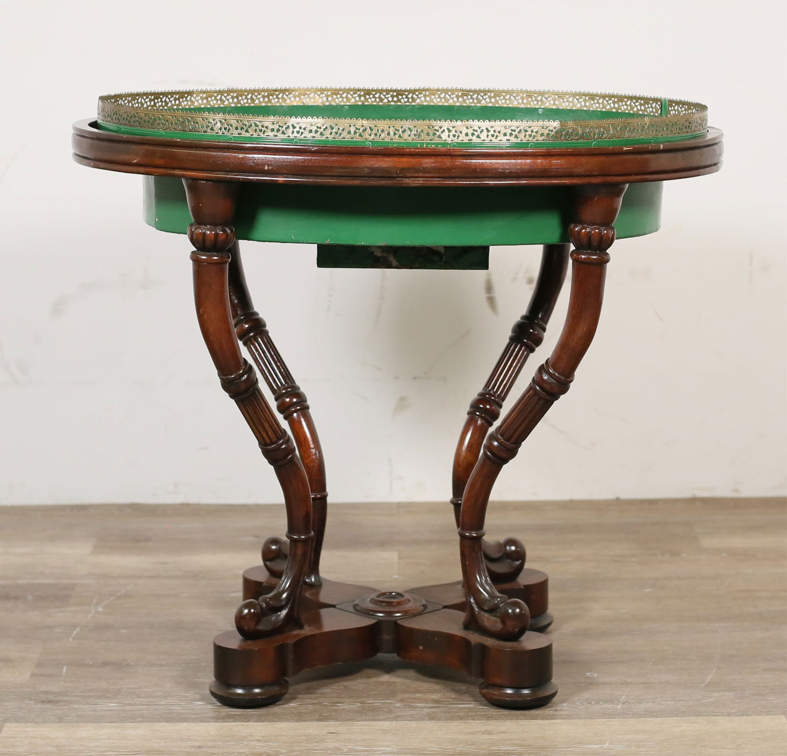 Victorian Style Mahogany Planter (1 of 15)