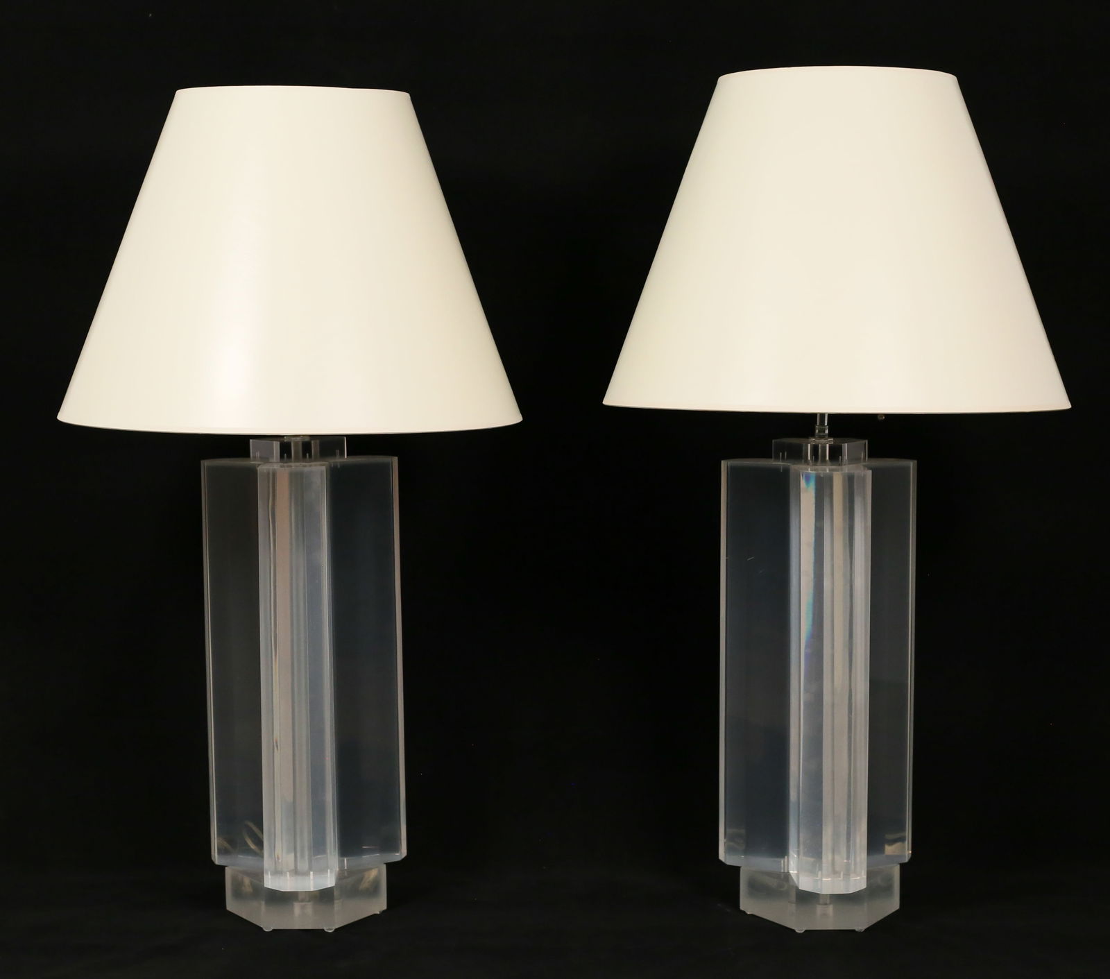 Pair of Les Prismatiques Lucite Lamps (1 of 18)