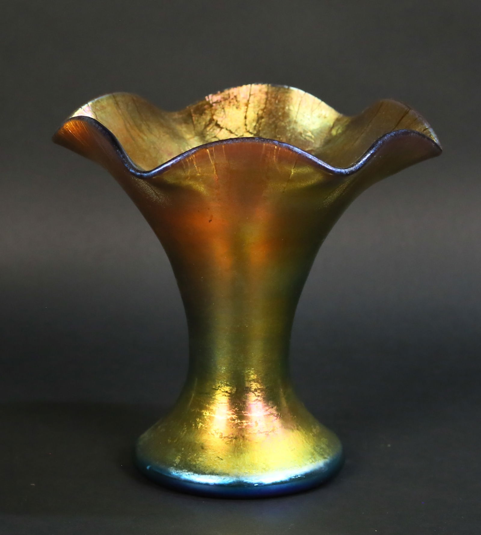 Steuben Aurene Ruffled Vase (1 of 8)