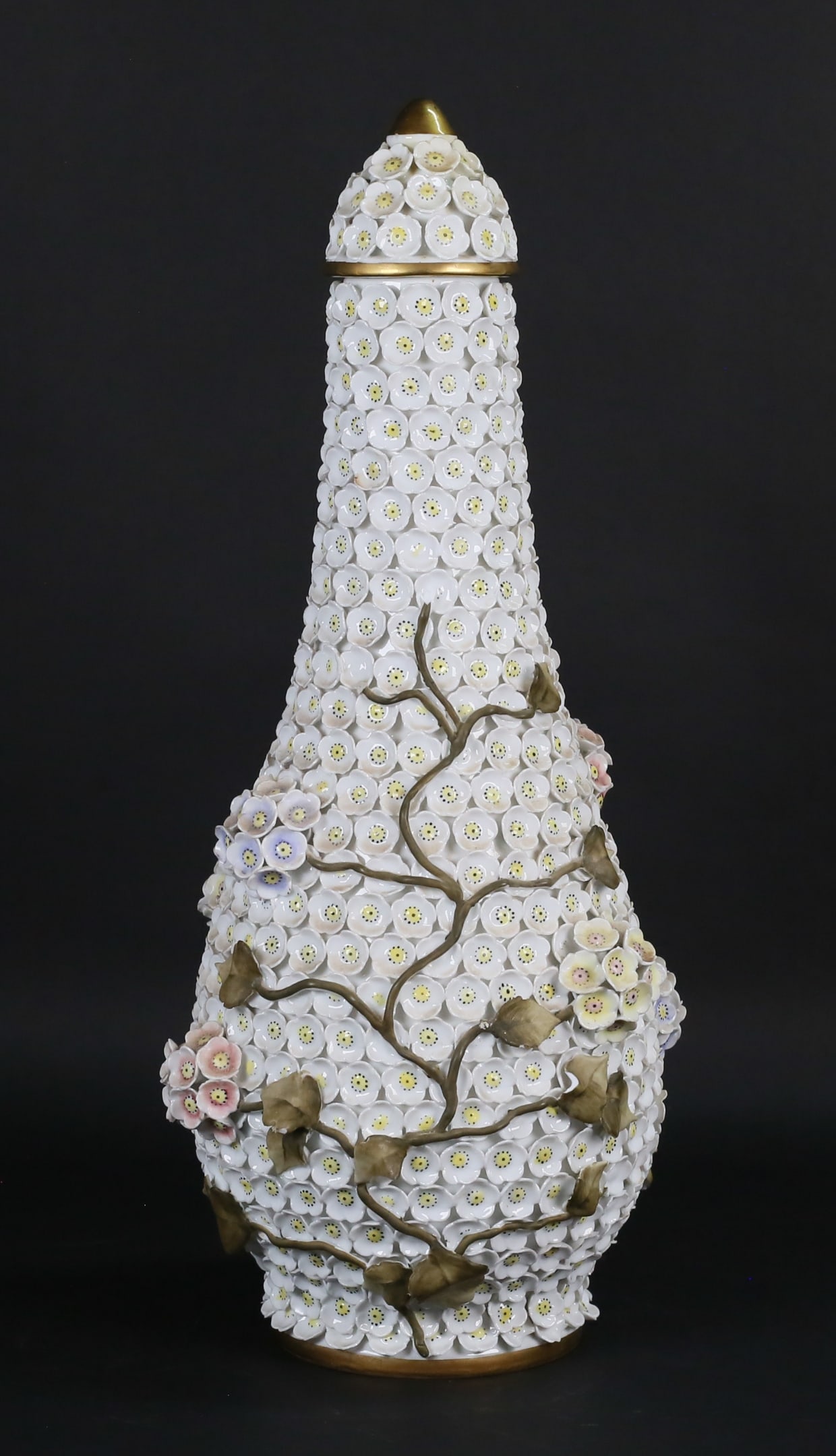 Meissen Style Schneeballen Lidded Vase (1 of 17)