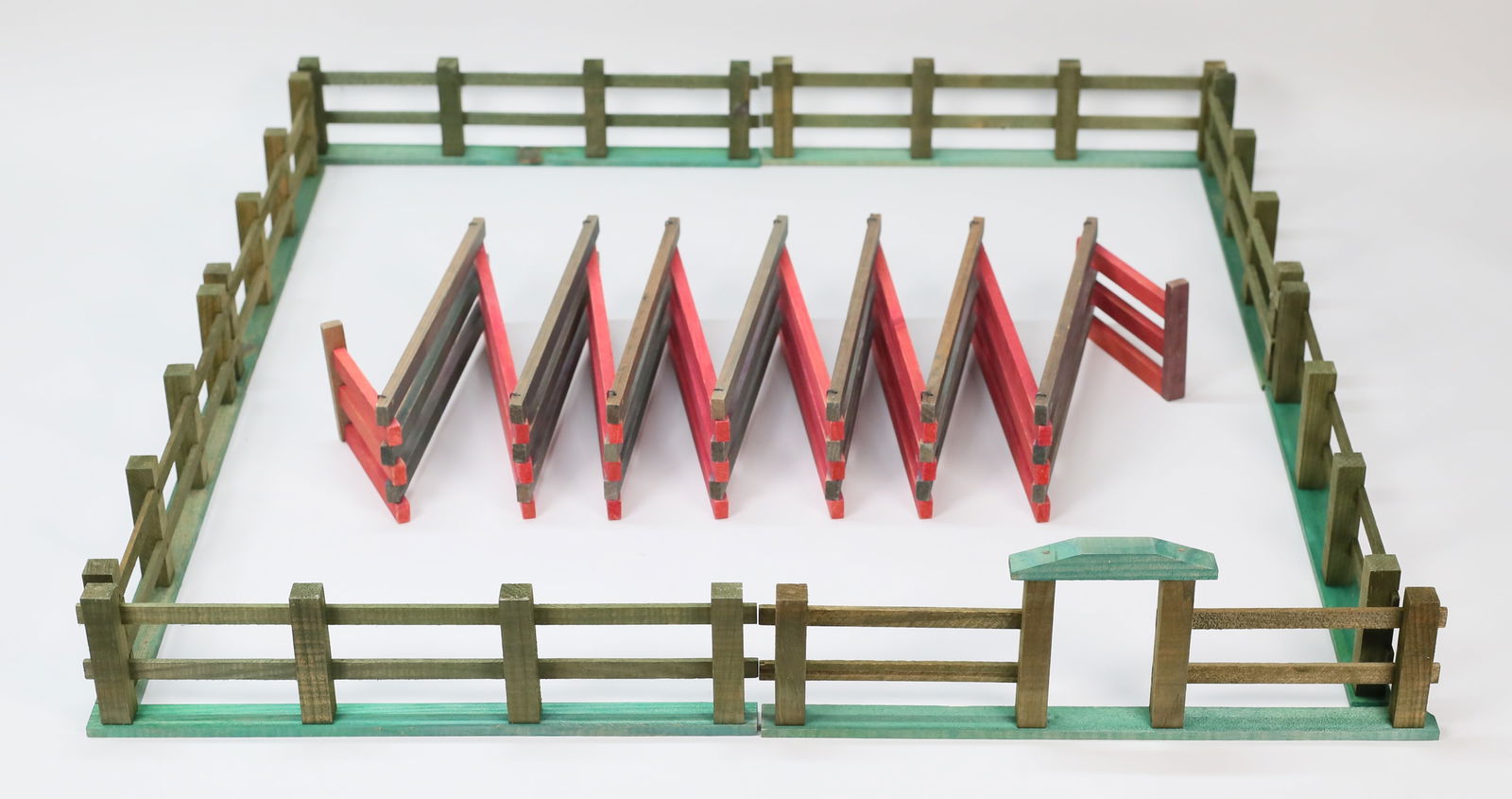 2 Vintage Christmas Tree Fences (1 of 16)