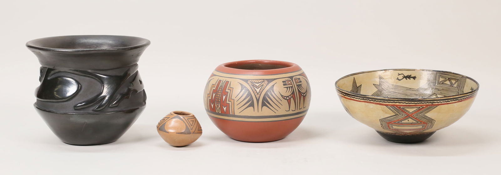 4 Pieces Pottery Native American & South American (1 of 20)