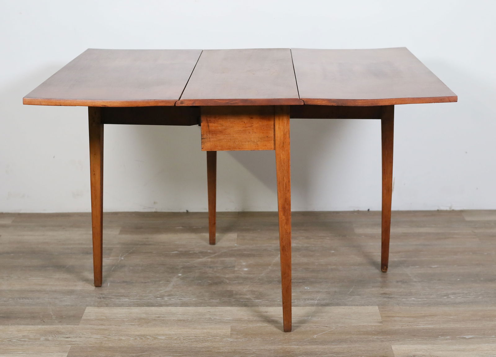 Federal Country Tiger Maple Drop Leaf Table (1 of 9)