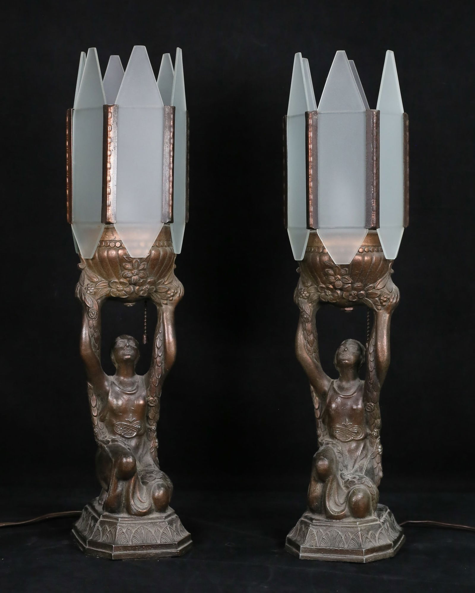 Pair of Figural Art Deco White Metal Lamps (1 of 20)