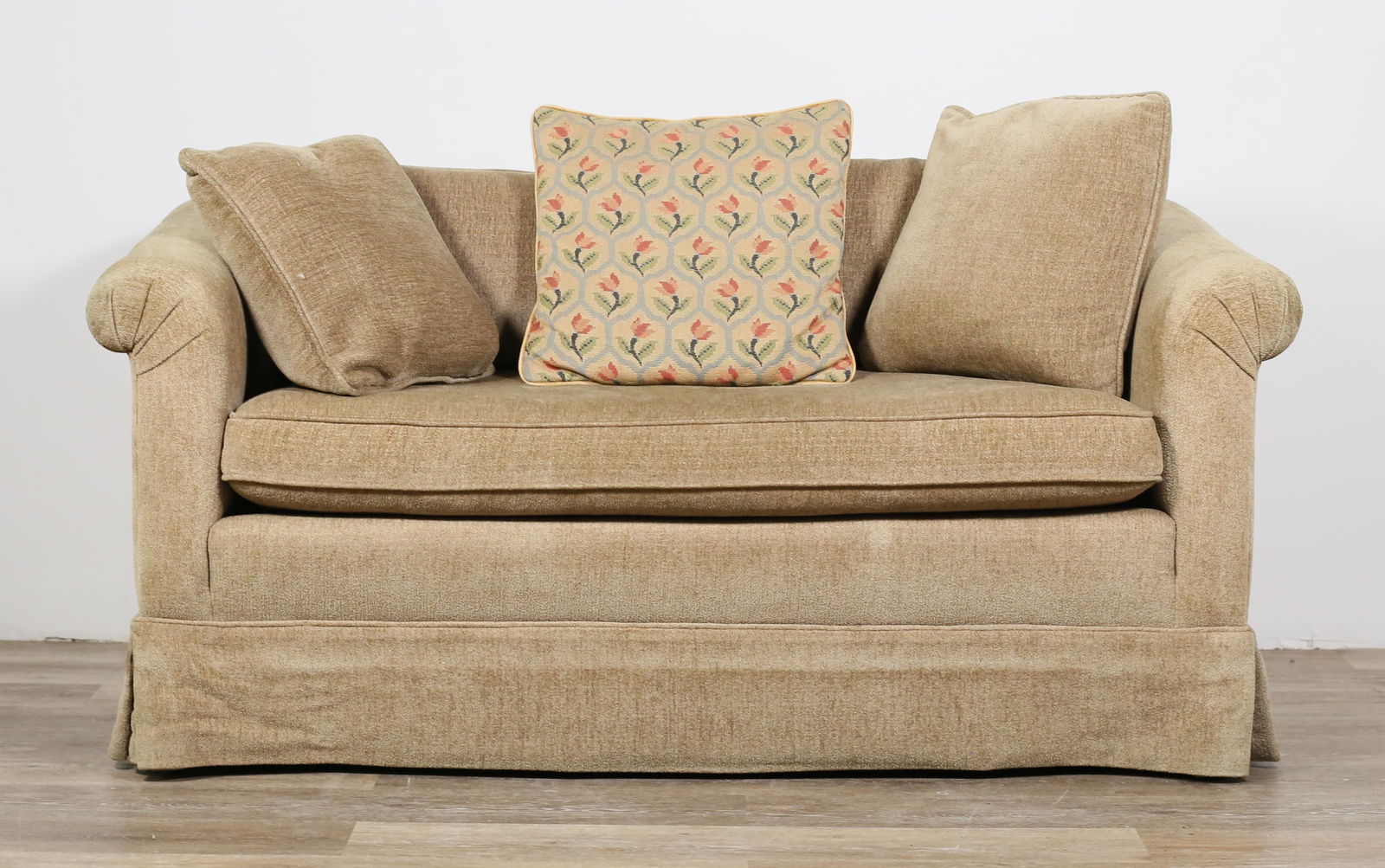 Contemporary Upholstered Settee (1 of 11)