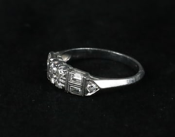 Vintage Art Deco Platinum & Diamond Ring