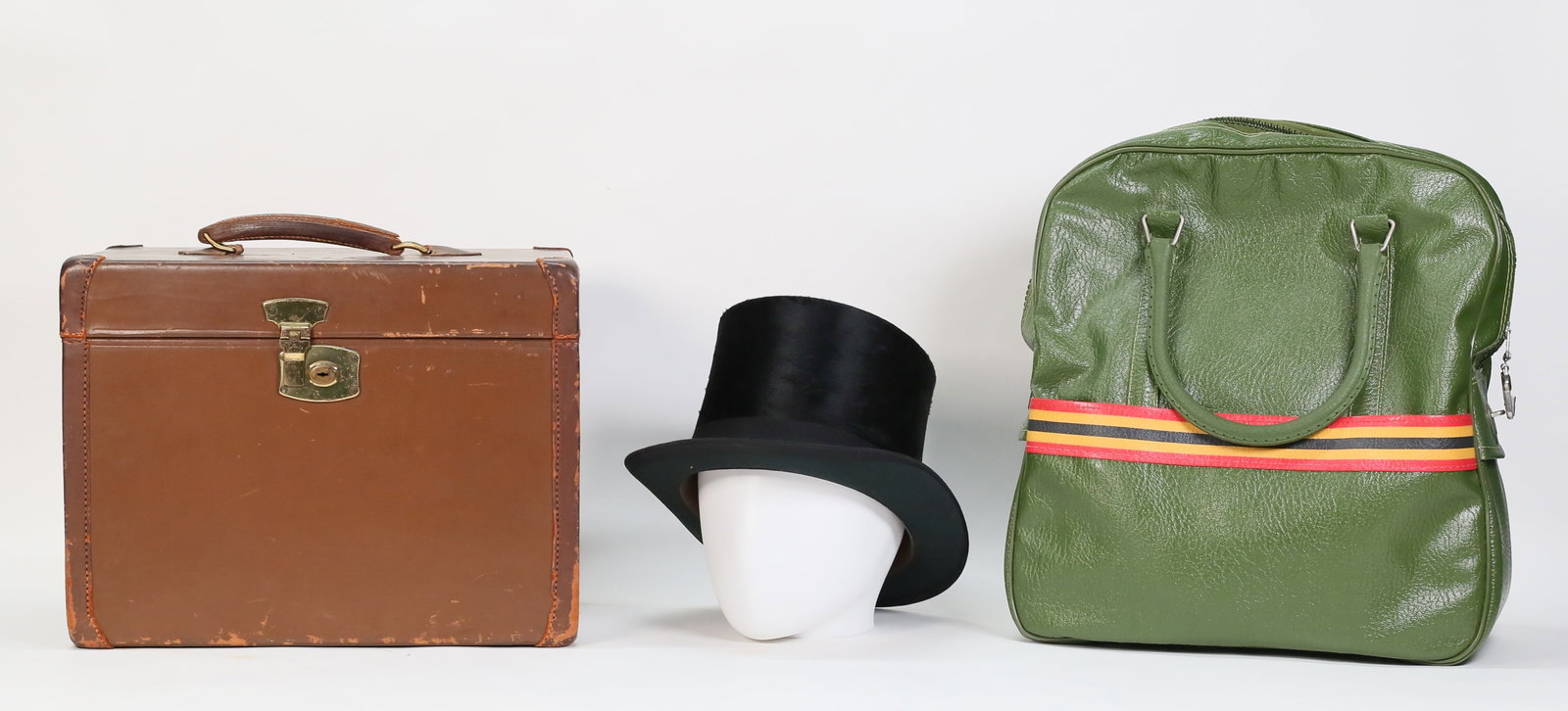 Mens Top Hat & Vintage Bowling Bag Amelia Earhart (1 of 18)