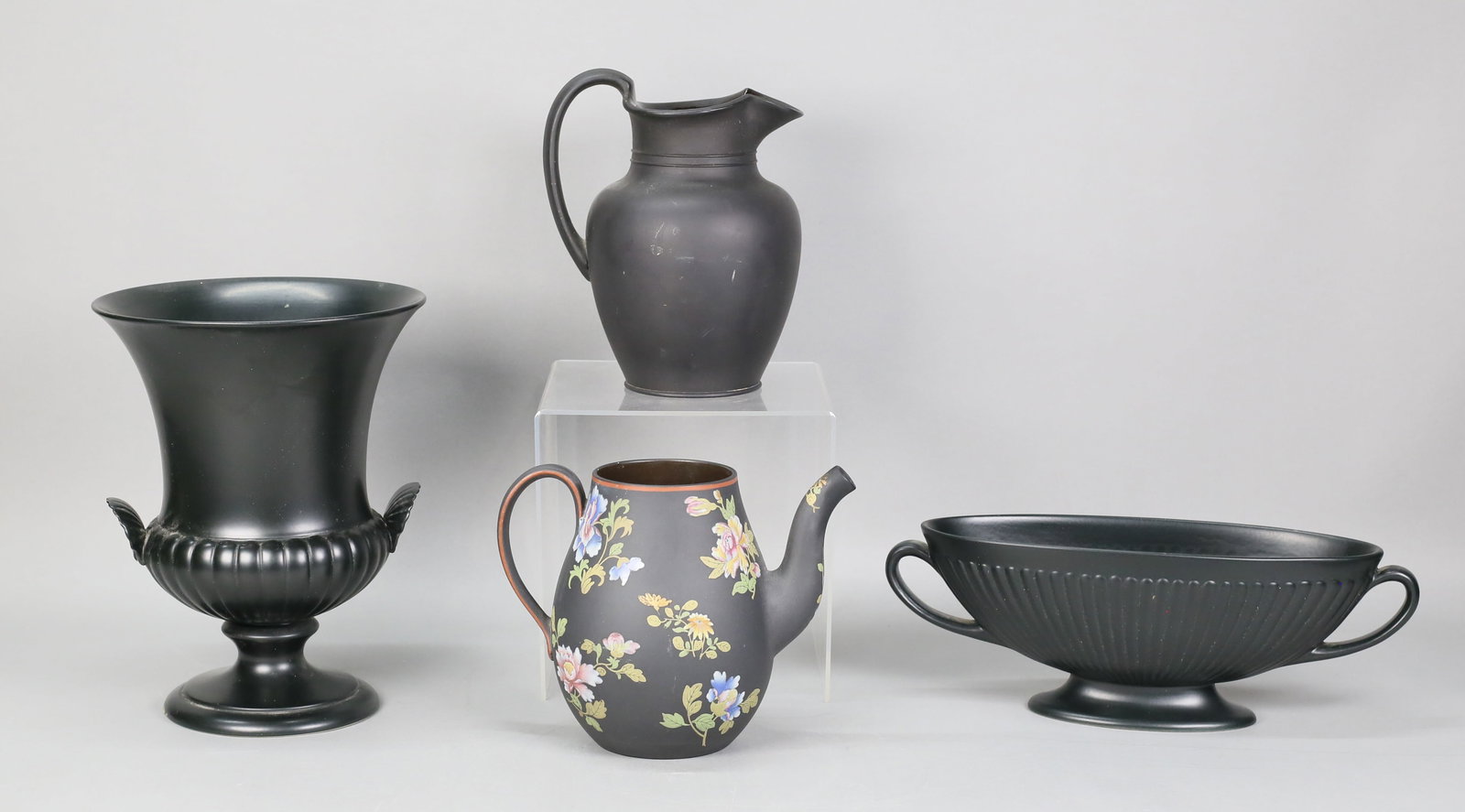 4 Pieces Wedgwood Black Basalt (1 of 20)