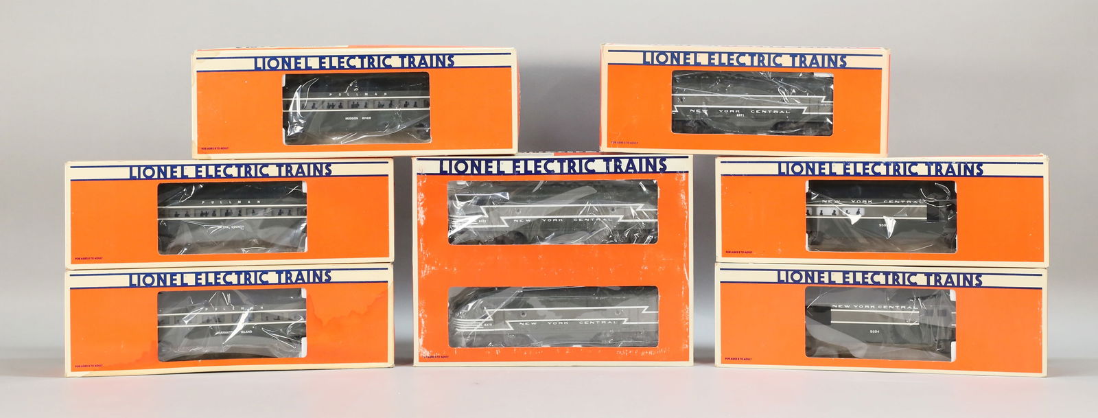 Lionel NY Central Locomotive & 8 Cars, Wooden Case (1 of 20)