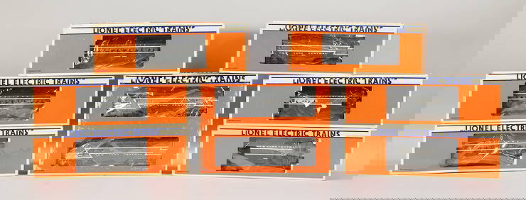 Lionel NY Central Locomotive & 8 Cars, Wooden Case (1 of 20)