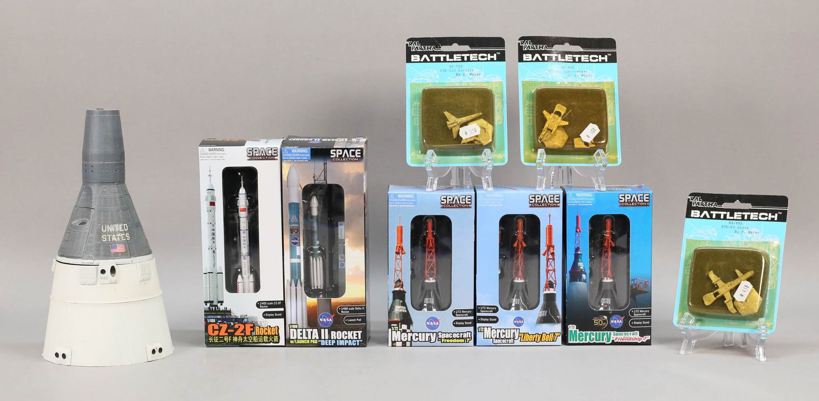 Lot of 9 - Nasa Rocket/Space Craft/Capsule Models (1 of 13)