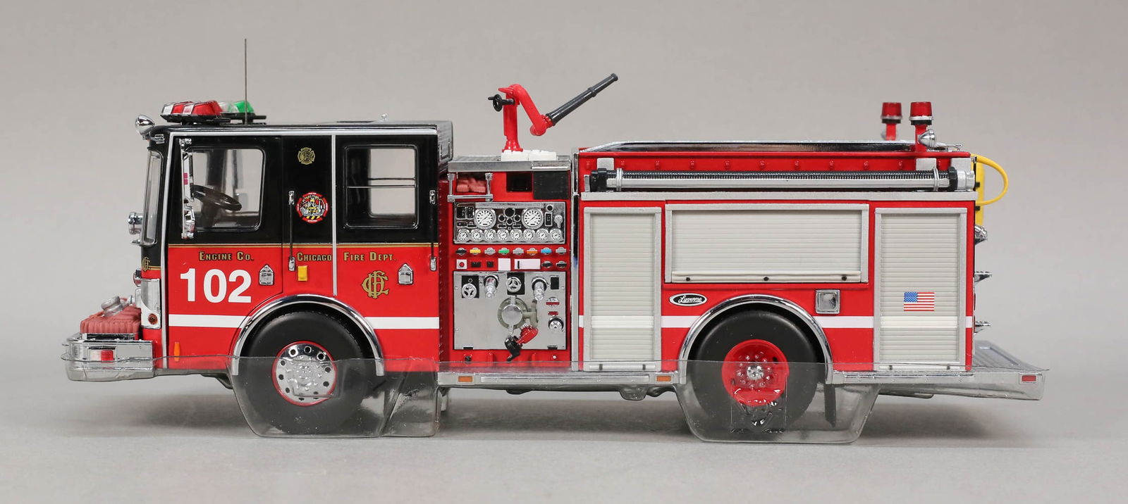 1/32 Chicago Fire Department Luverne Pumper (1 of 4)