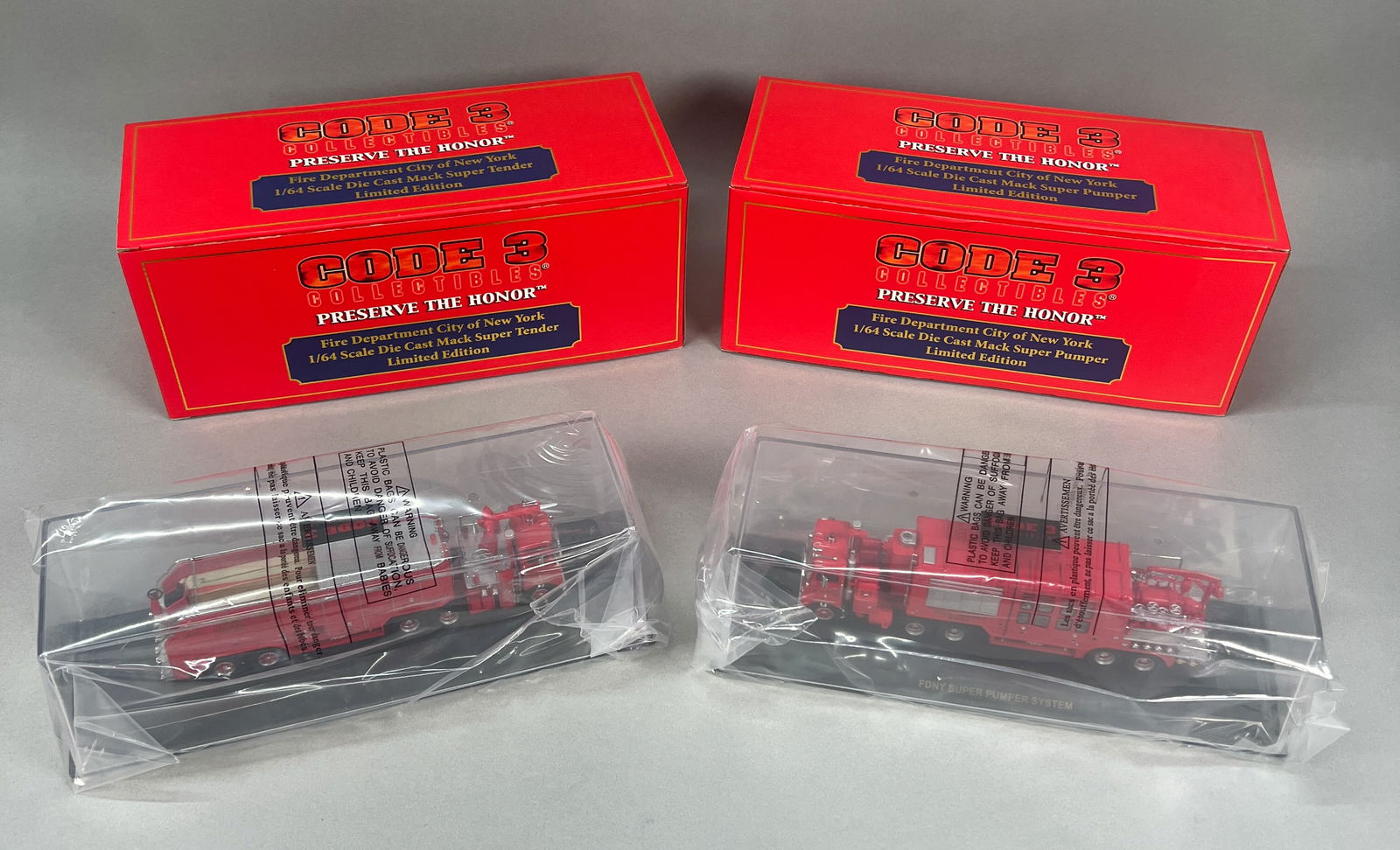 Lot of 2 - 1:64 - Mack Super Tender/Super Pumper (1 of 6)