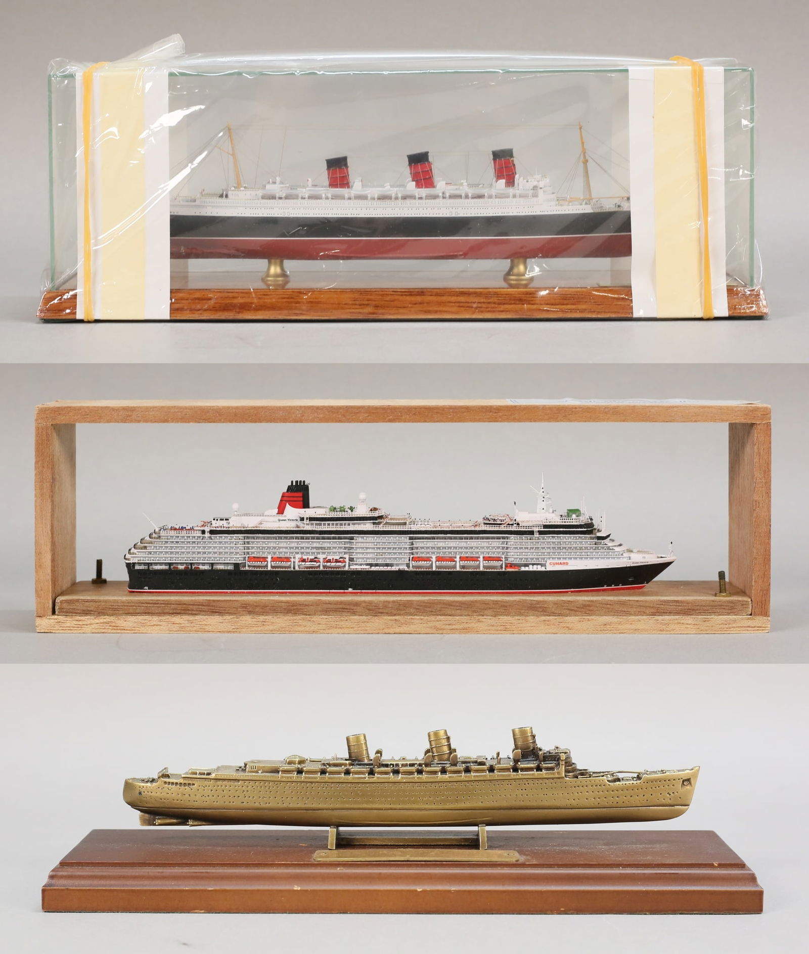 Lot of 3 Model Ships - Queen Mary/Queen Victoria (1 of 10)