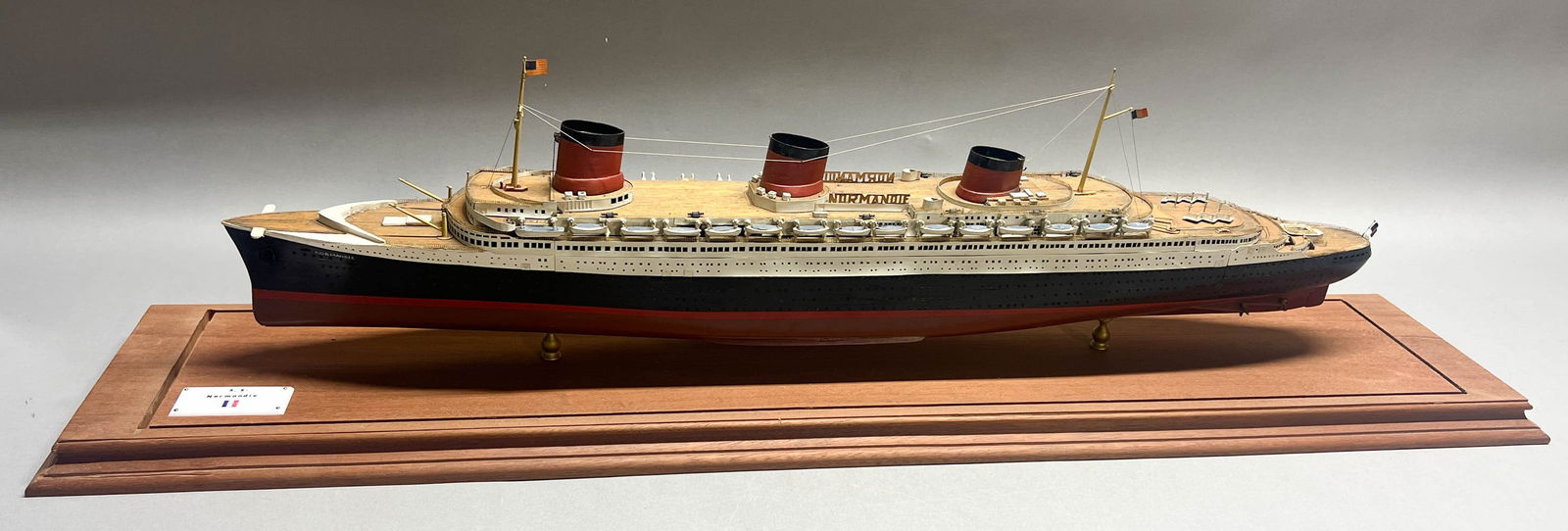 Vintage SS Normandie Vintage Wooden Ship Model (1 of 19)