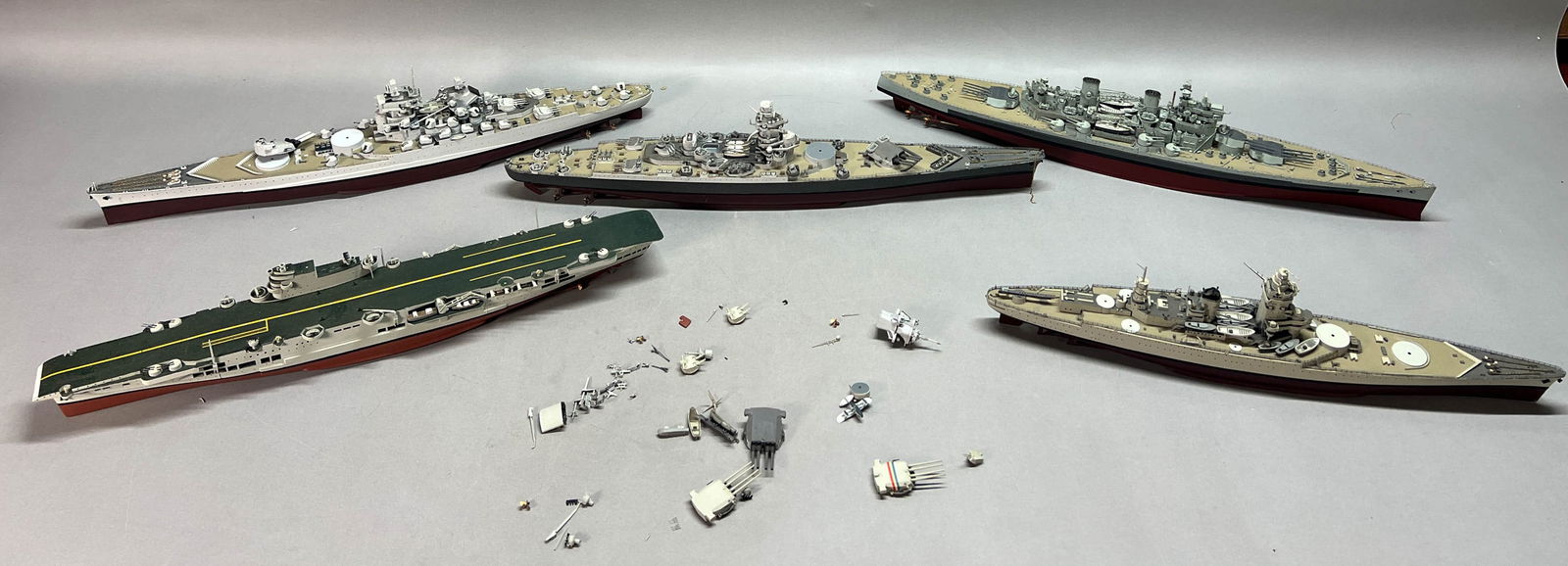 Lot of 5 Ship Models - 3 Battleships/1 Air Carrier (1 of 7)