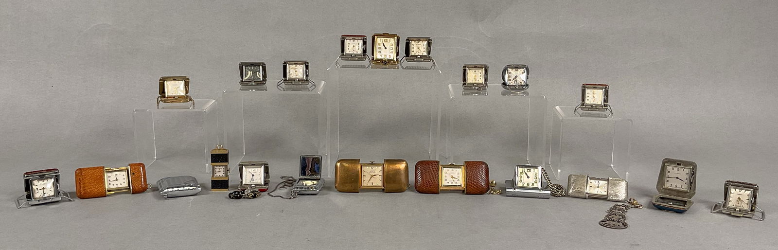 21 Purse Watches & Travel Clocks Movado, Albuse (1 of 9)