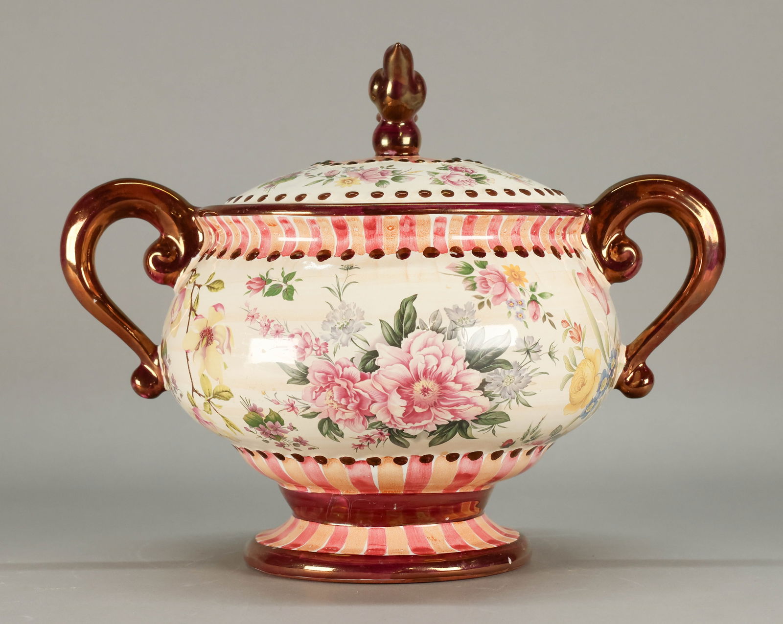 MacKenzie-Childs Chelsea Luster Tureen (1 of 13)
