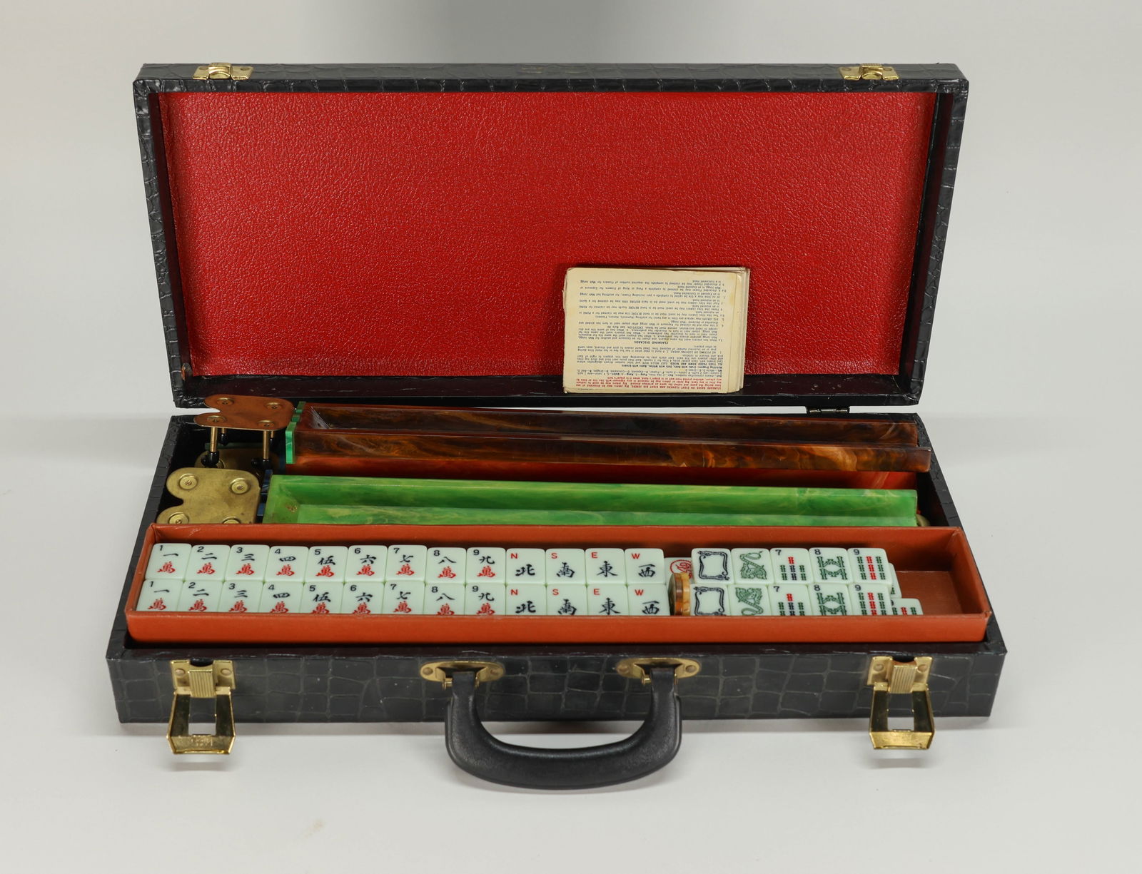 Mah Jongg Set in Case 152 Tiles (1 of 14)