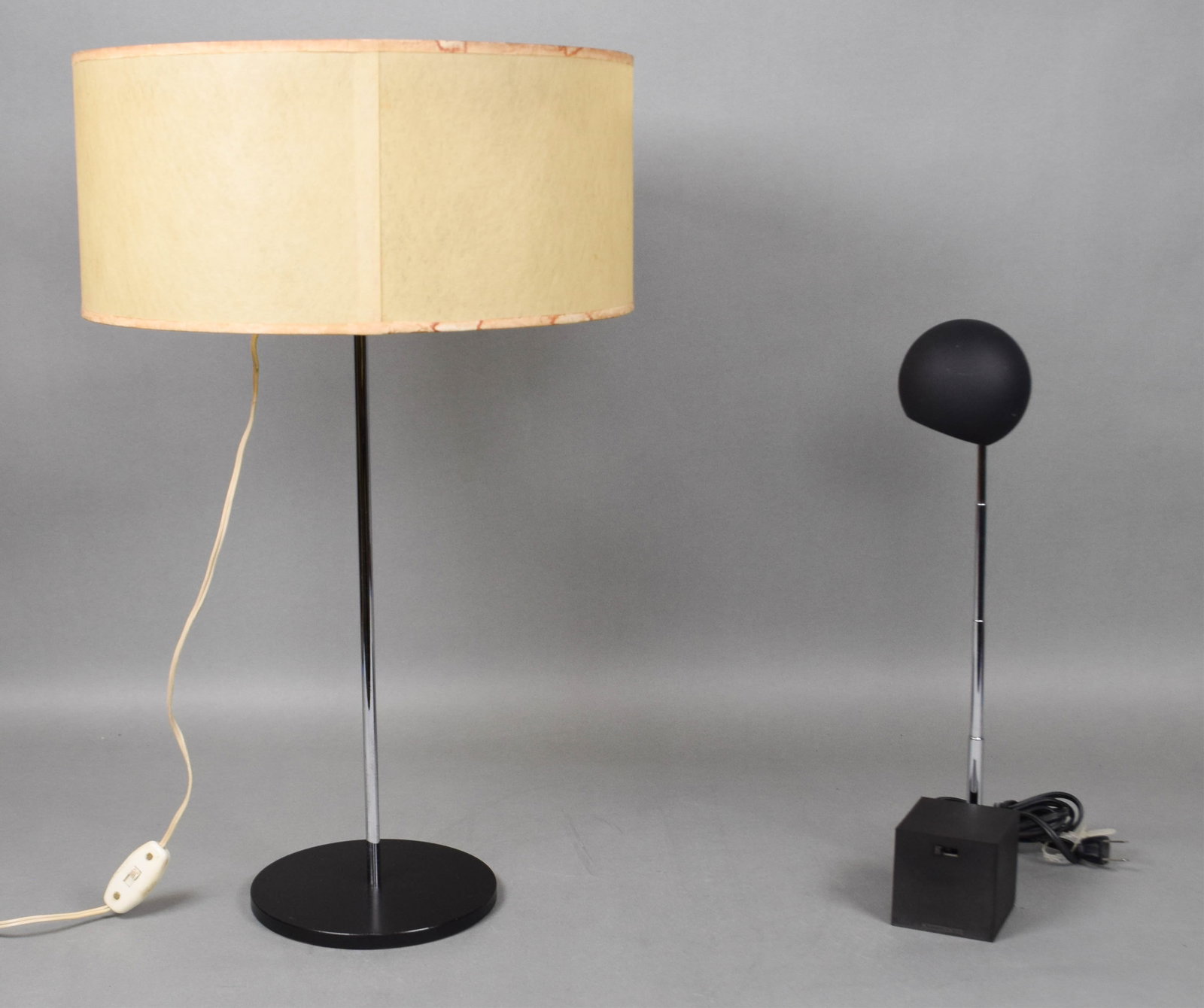 2 Mid-Century Modern Lamps Lightolier & Chrome (1 of 15)