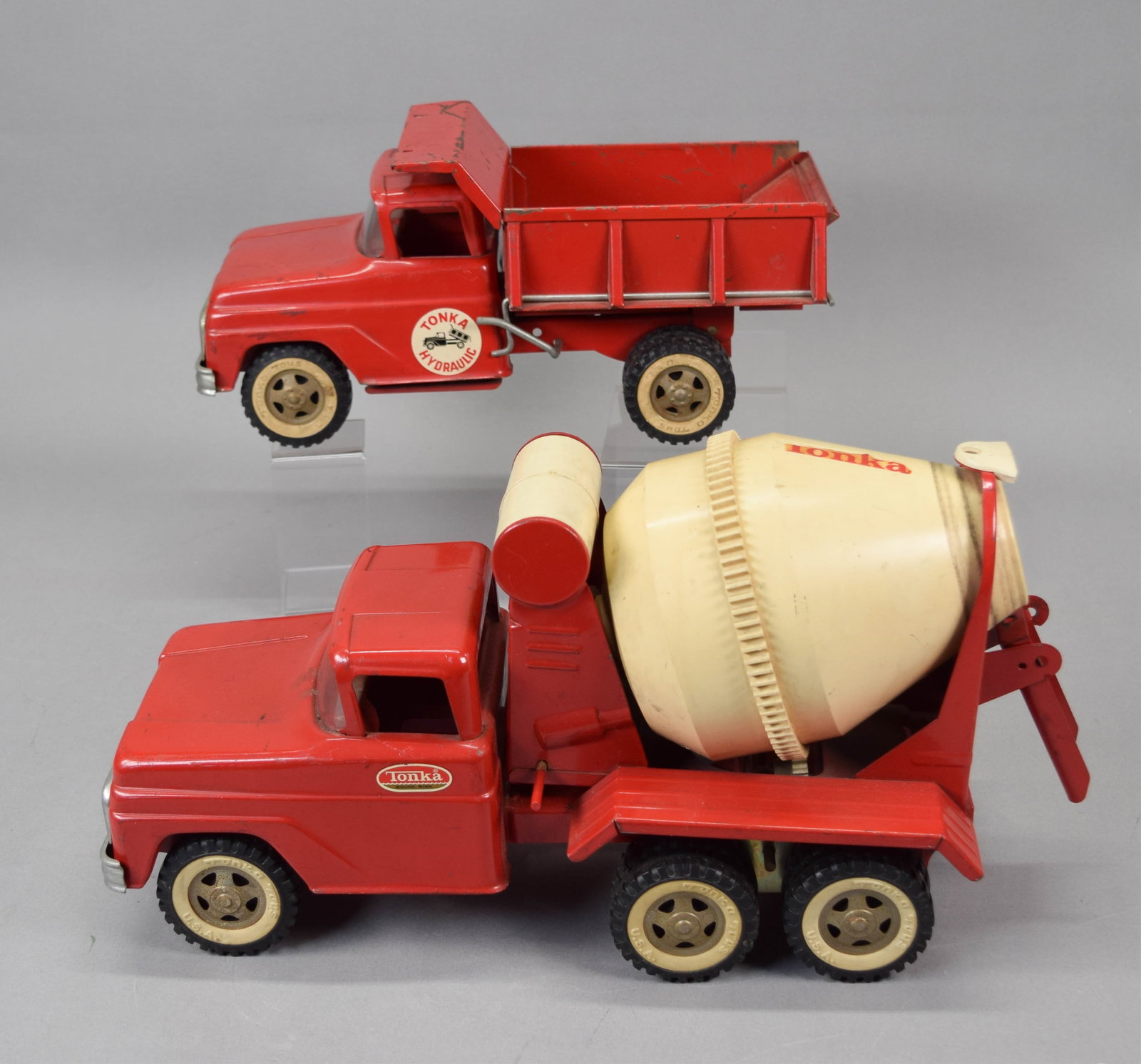 2 Vintage Tonka Trucks Cement Mixer & Dump Truck (1 of 18)